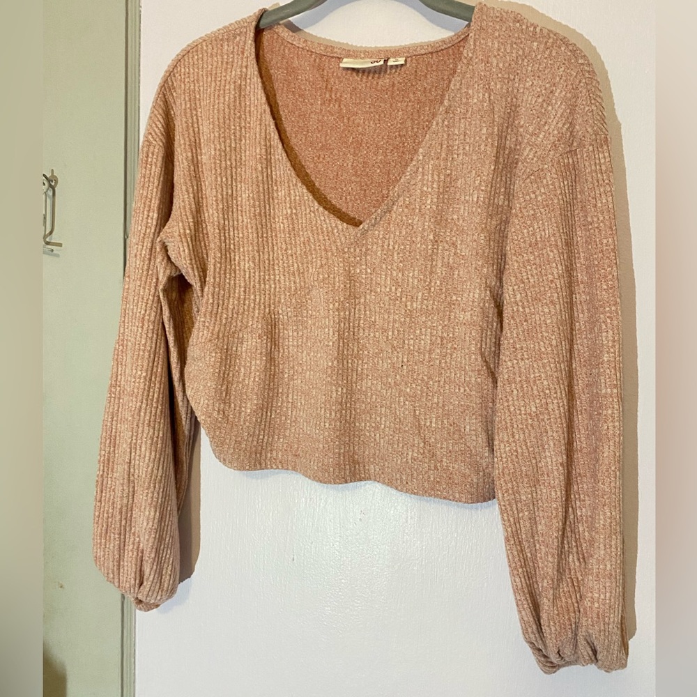 pink crop sweater